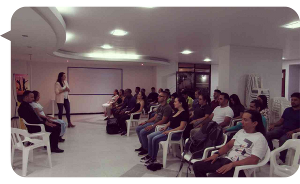 Natalia Echeverri Henao acompañando una jornada participativa.