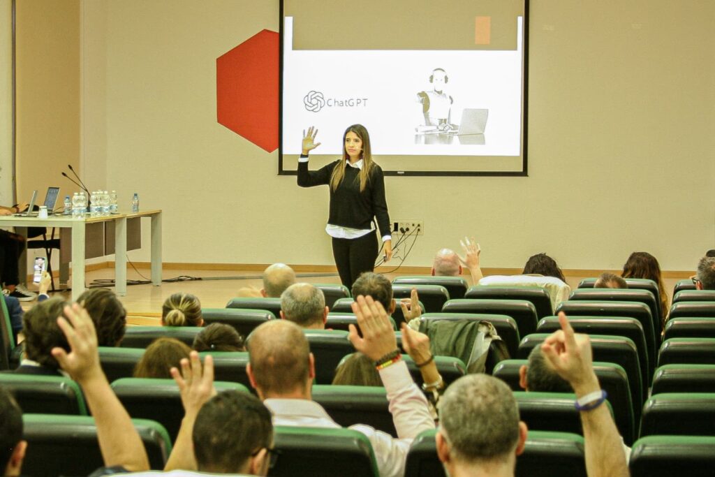 Karem Torres — Conferencista de Liderazgo