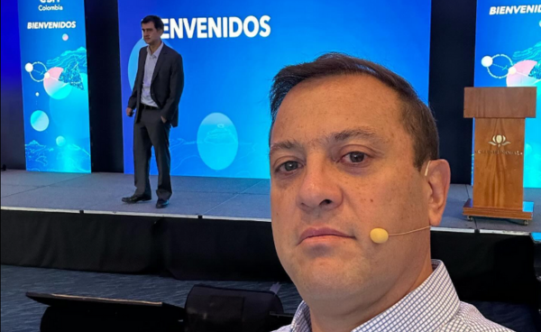 Luis Álvarez — Conferencista de Liderazgo