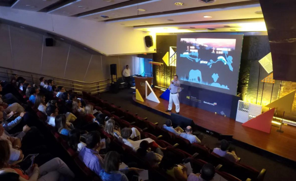 Nicolás Reyes en acción