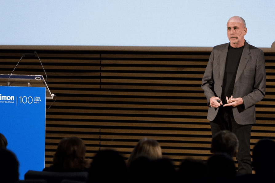 Ken Segall en acción