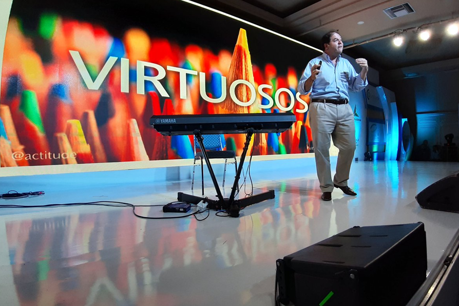 Felipe Gómez en acción