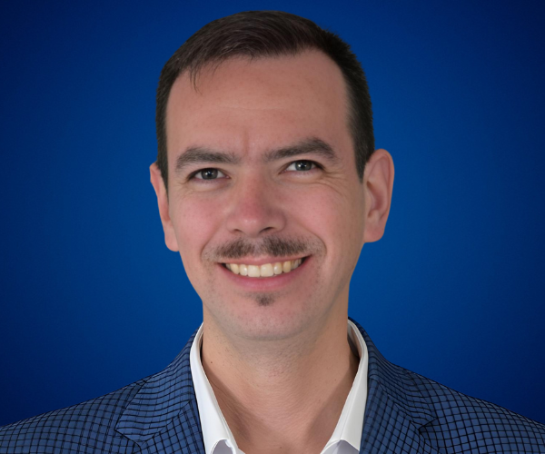 Ricardo Pérez — Conferencista de Motivación