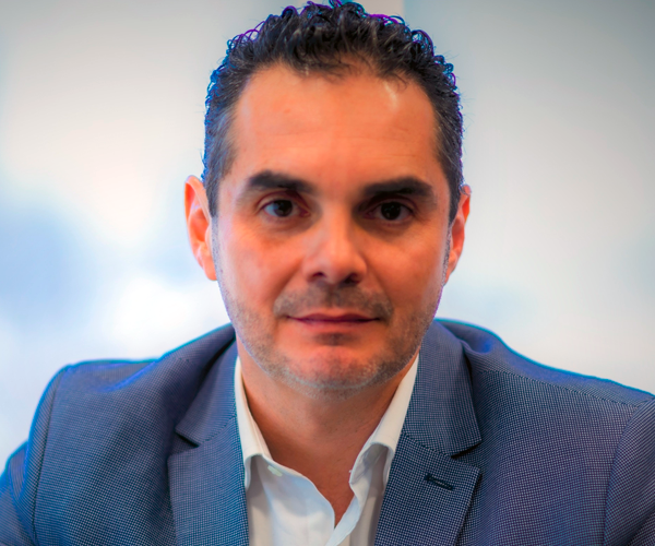 Fernando Ralero — Conferencista de Trabajo en Equipo