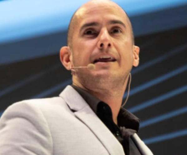 Rodrigo Fernández — Conferencista de Liderazgo