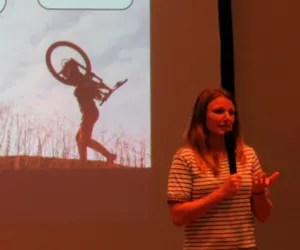 Helene Manche — Conferencista de Cambio y Adaptación