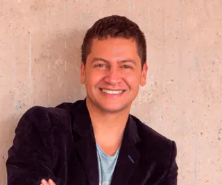 Gabriel Alvarado — Conferencista de Cambio y Adaptación