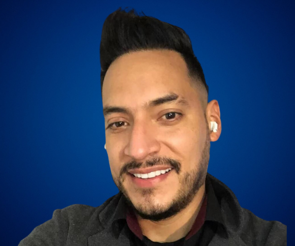 Oscar "El Pollo" Díaz — Conferencista de Ventas