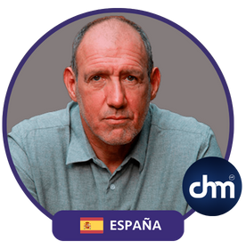 Javier Martínez es un referente en la gestión del conocimiento y el aprendizaje organizacional. Con más de 25 años de experiencia, ha trabajado con empresas e instituciones en España y Latinoamérica, ayudándolas a desarrollar estrategias efectivas para transformar el conocimiento en un activo clave. Su enfoque práctico y su trayectoria internacional lo convierten en un conferencista y consultor de alto impacto.