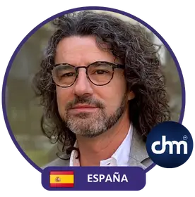 Retrato de Antoni Tolmos, conferencista internacional de España, con el logo de Charlas Motivacionales.