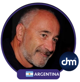 "Foto de perfil de Fabio Contino, experto en logística y supply chain, con borde redondo y la bandera de Argentina."