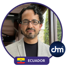 Xavier Moreano Calero, conferencista ecuatoriano experto en innovación, estrategia y transformación digital, en imagen institucional de CHM LAT.