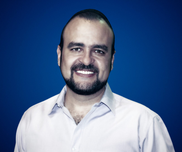 Retrato profesional de Alfonso Navarro, experto en innovación, storytelling y liderazgo empresarial.