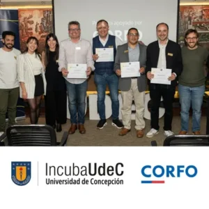 Foto grupal de Daniel Tricarico junto a mentores certificados de IncubaUdeC y CORFO durante el Diploma en Sostenibilidad.