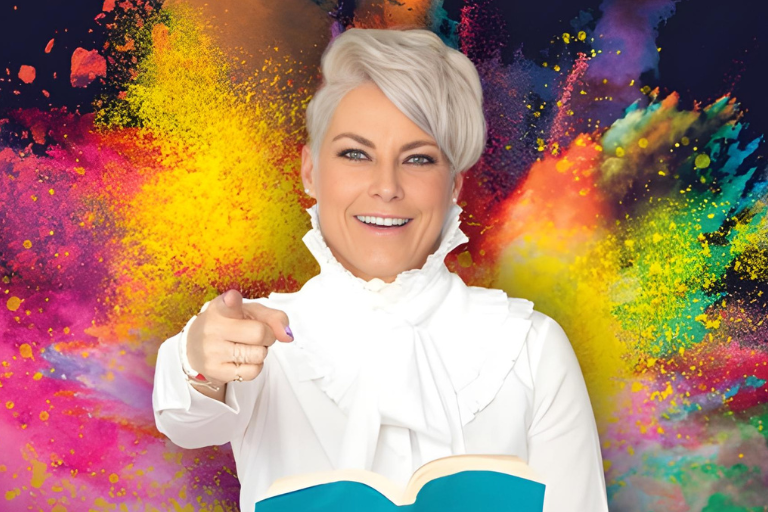 Valentina Luján demuestra que Qué Ser Feliz es para Valientes con actitud positiva y fondo colorido.